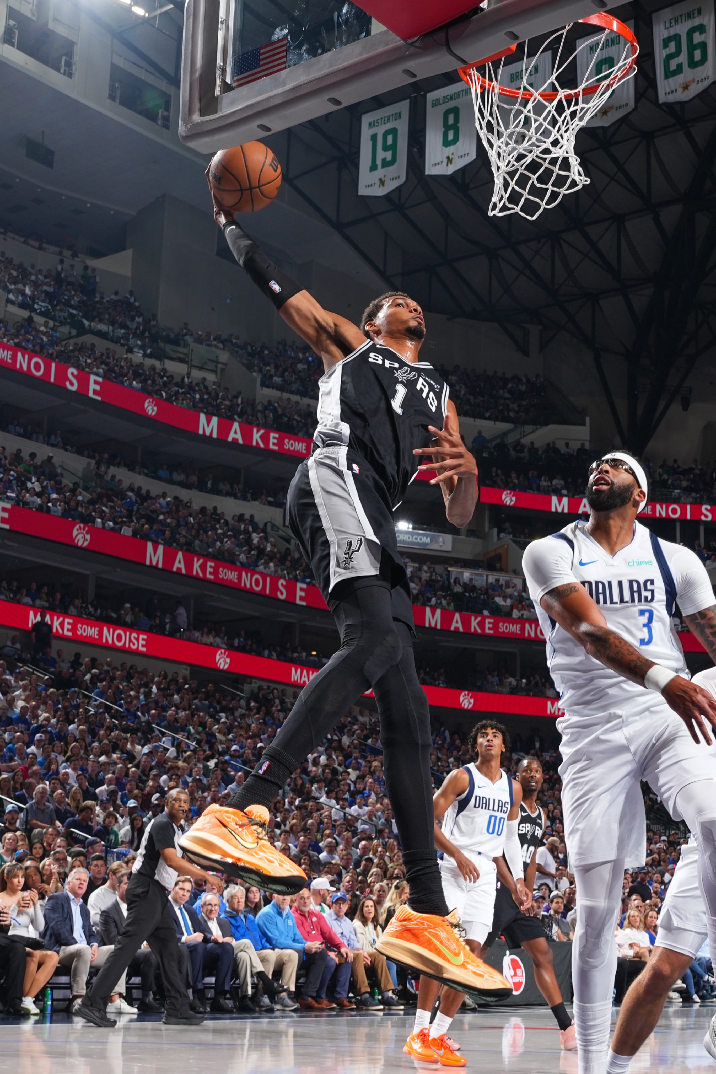 Victor Wembanyama Dunking meme template